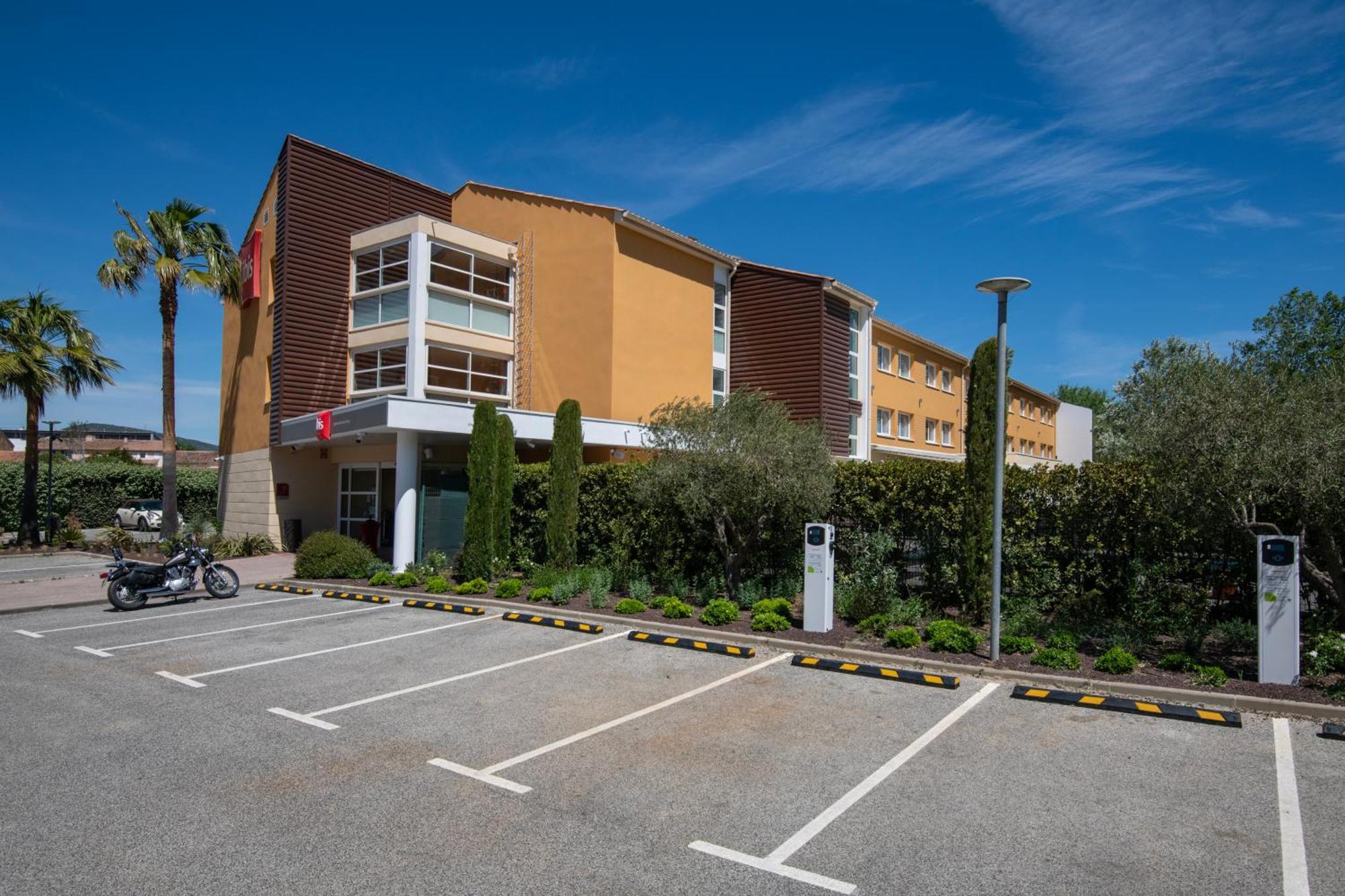 Ibis Golfe De Saint-Tropez Hotel Cogolin Exterior photo